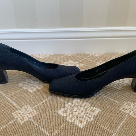 Stuart Weitzman Designer Fabric Mid Block Classic Heels Navy Blue Sz 7.5 - Picture 4 of 9